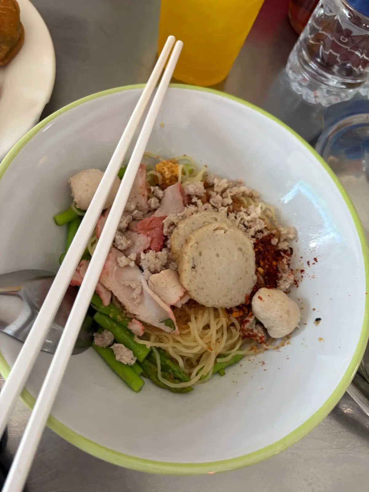 ร้านนำจิตต์ ก๋วยเตี๋ยวหมูหน่อไม้ฝรั่ง food image 1