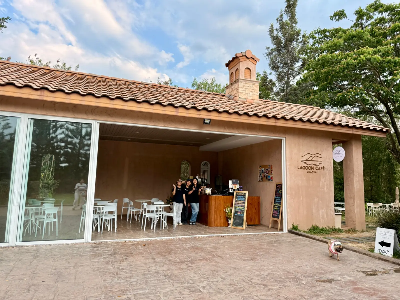 Lagoon Cafe Khaoyai ambiance image 2