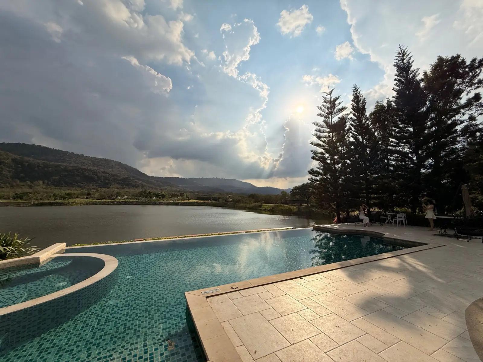 Lagoon Cafe Khaoyai ambiance image 1