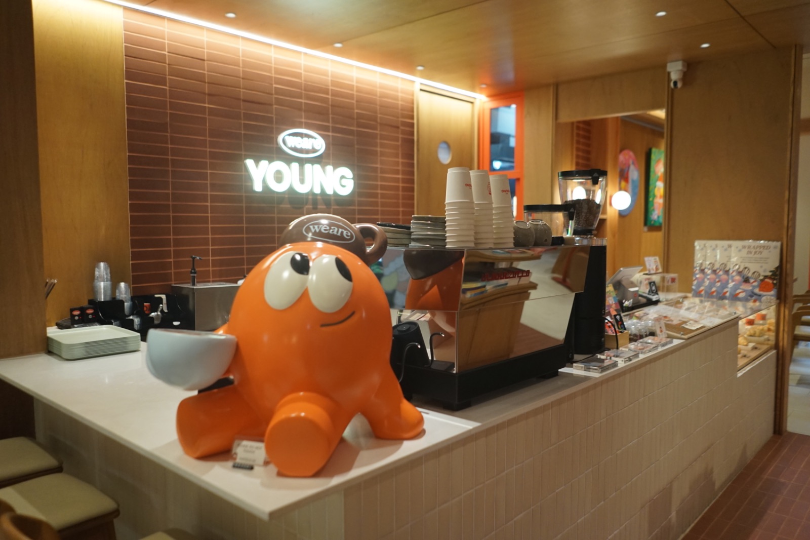 We Are Young ambiance image 3