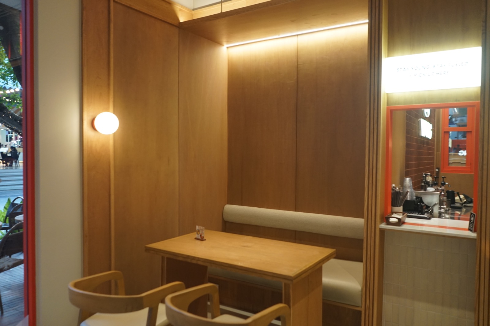 We Are Young ambiance image 8