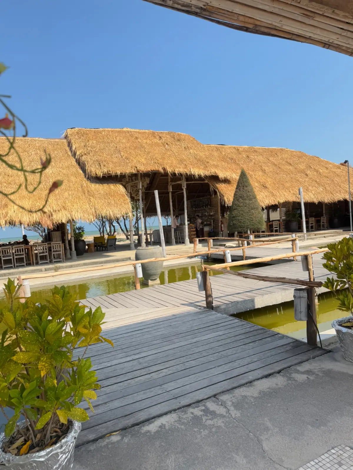 Chomtalay Beach Restaurant ambiance image 2