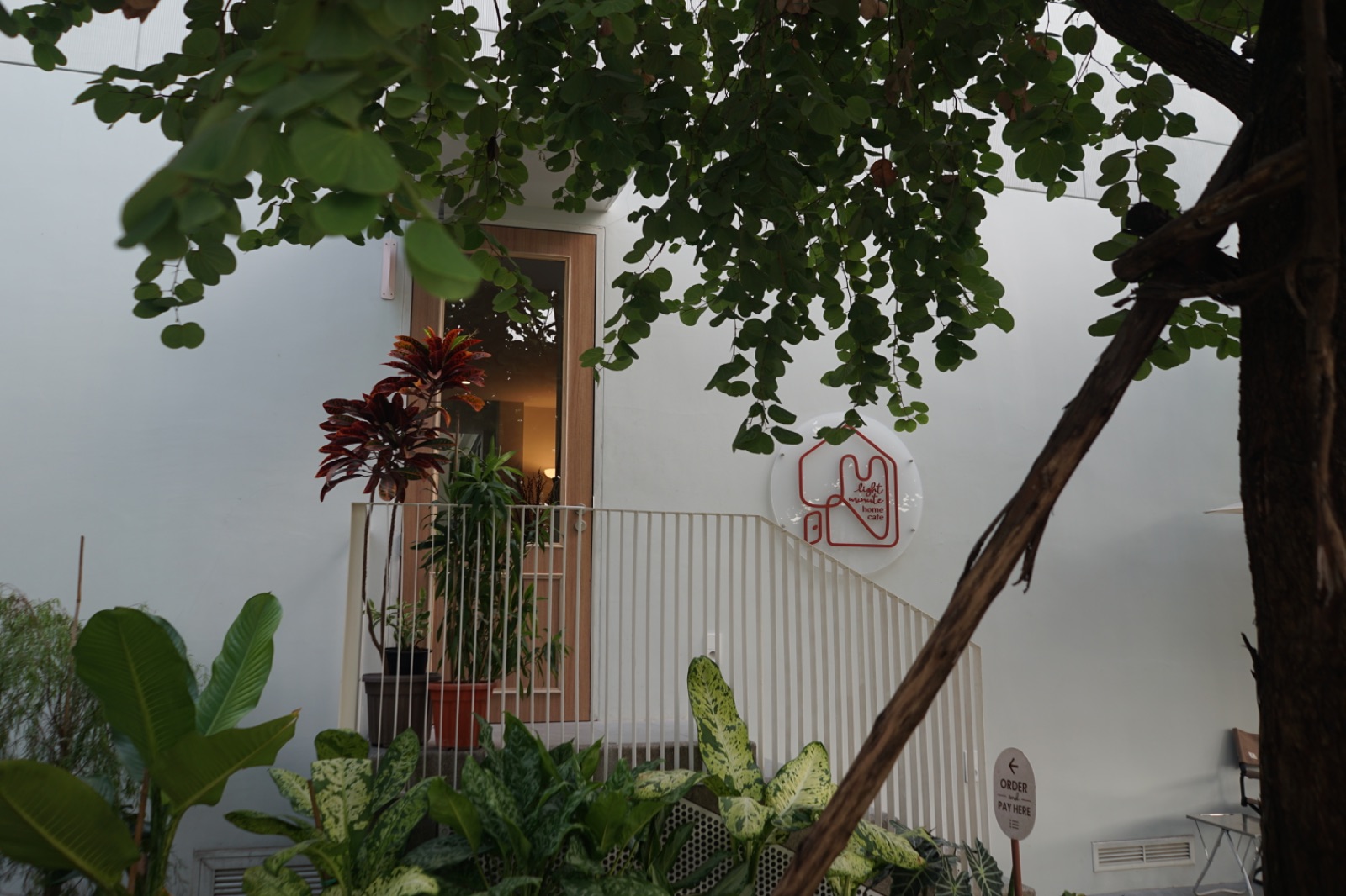 ไลท์ มินิท โฮม คาเฟ่ hero image 3