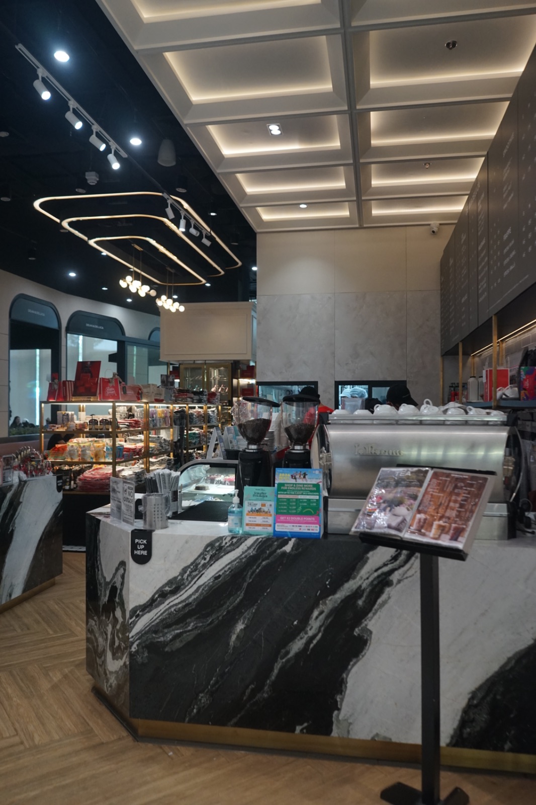 Dean & DeLuca - One Bangkok hero image 3