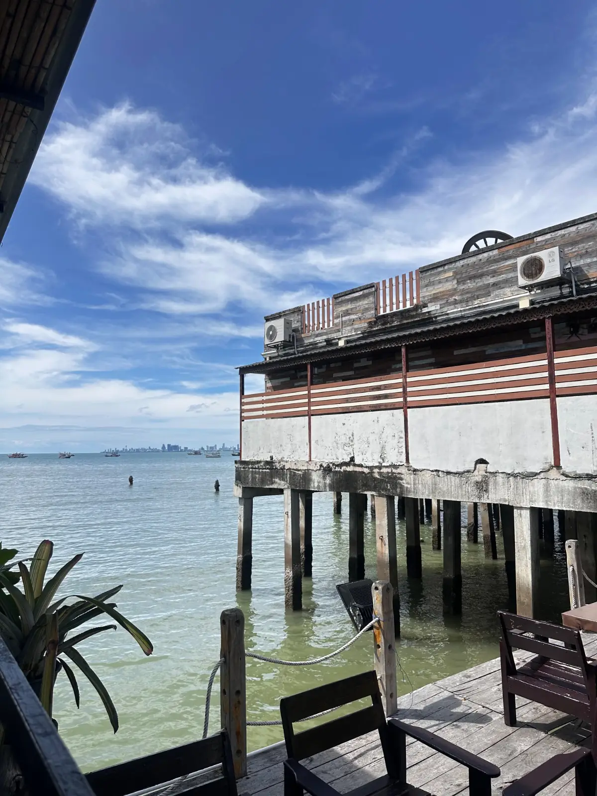ครัวไต้ก๋ง - บางเสร่ overall image 6