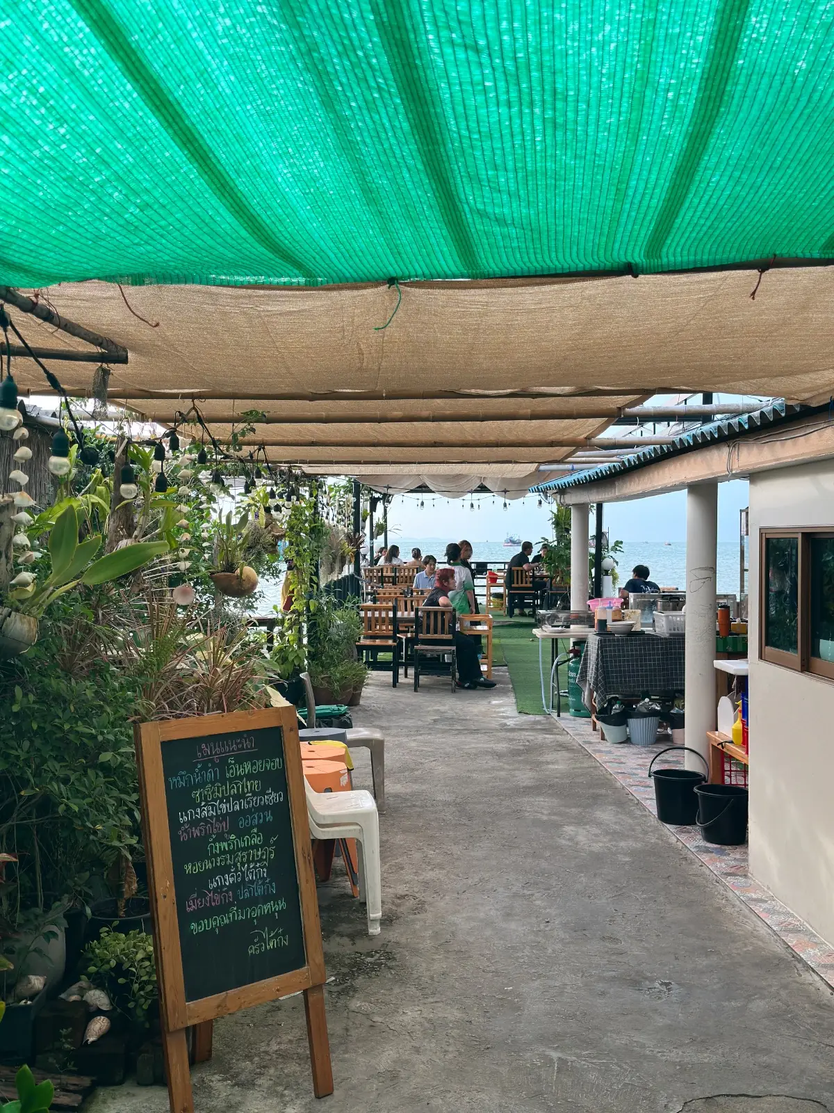 ครัวไต้ก๋ง - บางเสร่ overall image 1