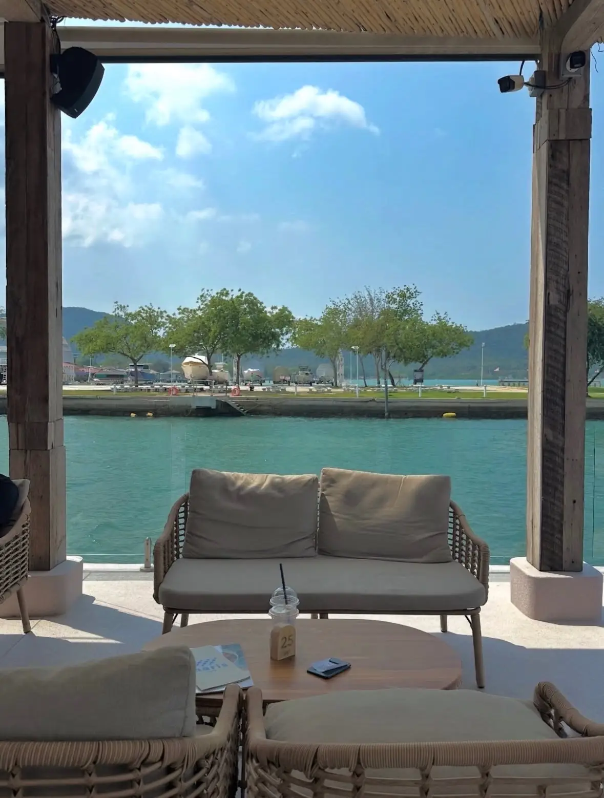 Maris Cafe and Eatery overall image 3