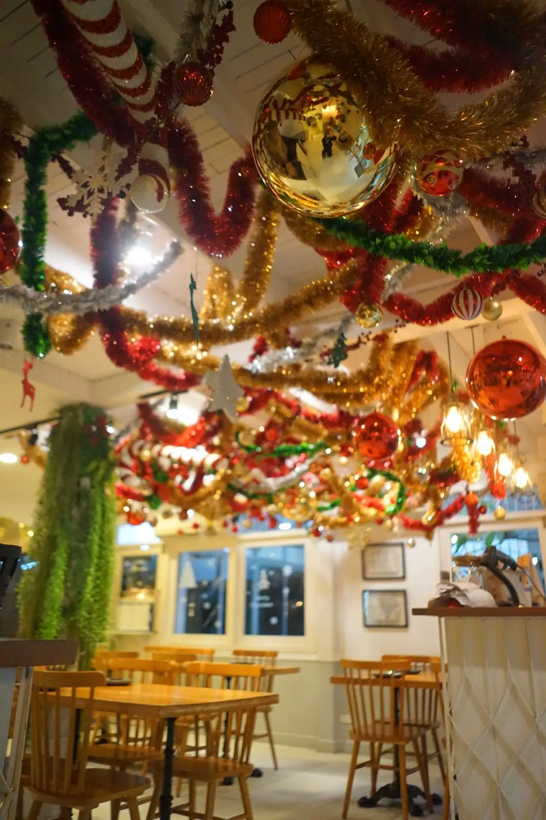 JOURNEY OF MEATS ambiance image 4