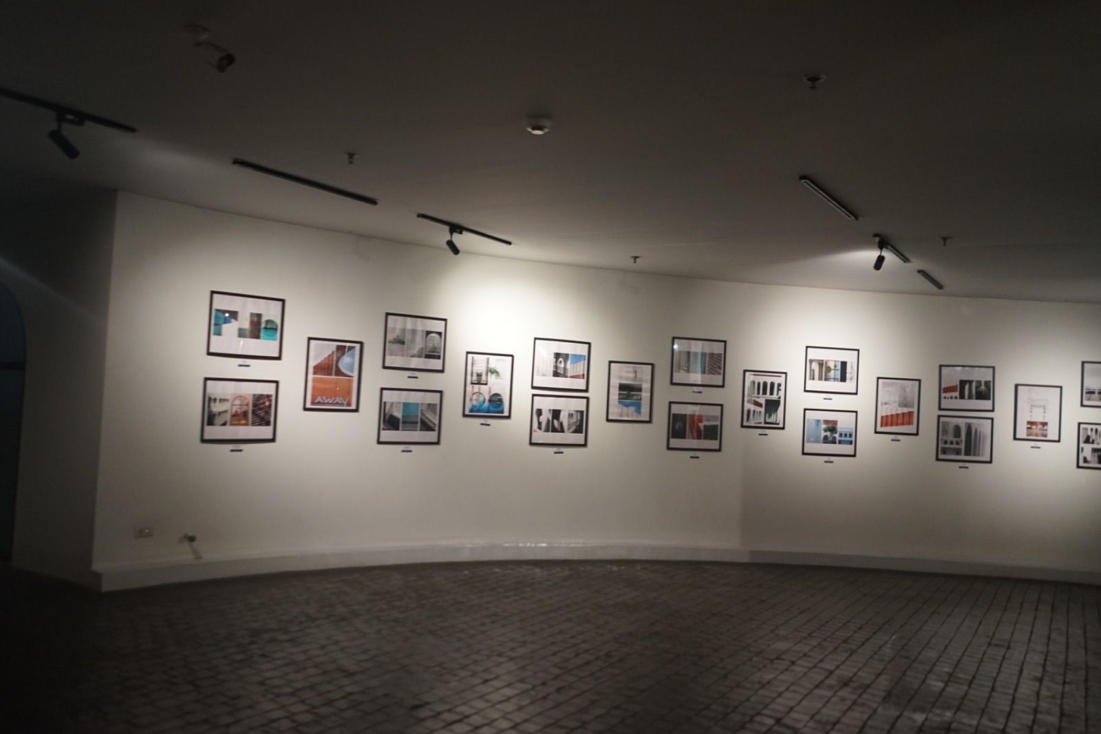 Sarin Café ambiance image 2