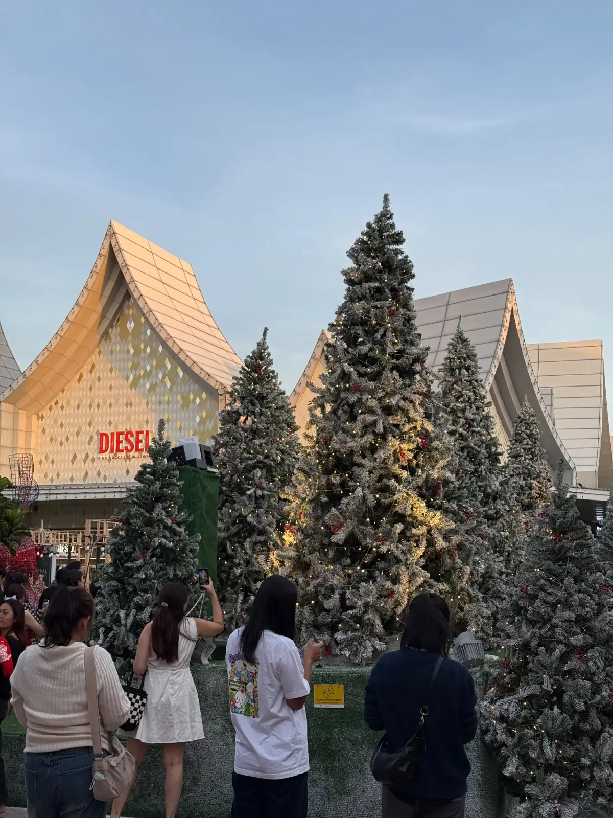 Central Village - VIP Lounge overall image 2