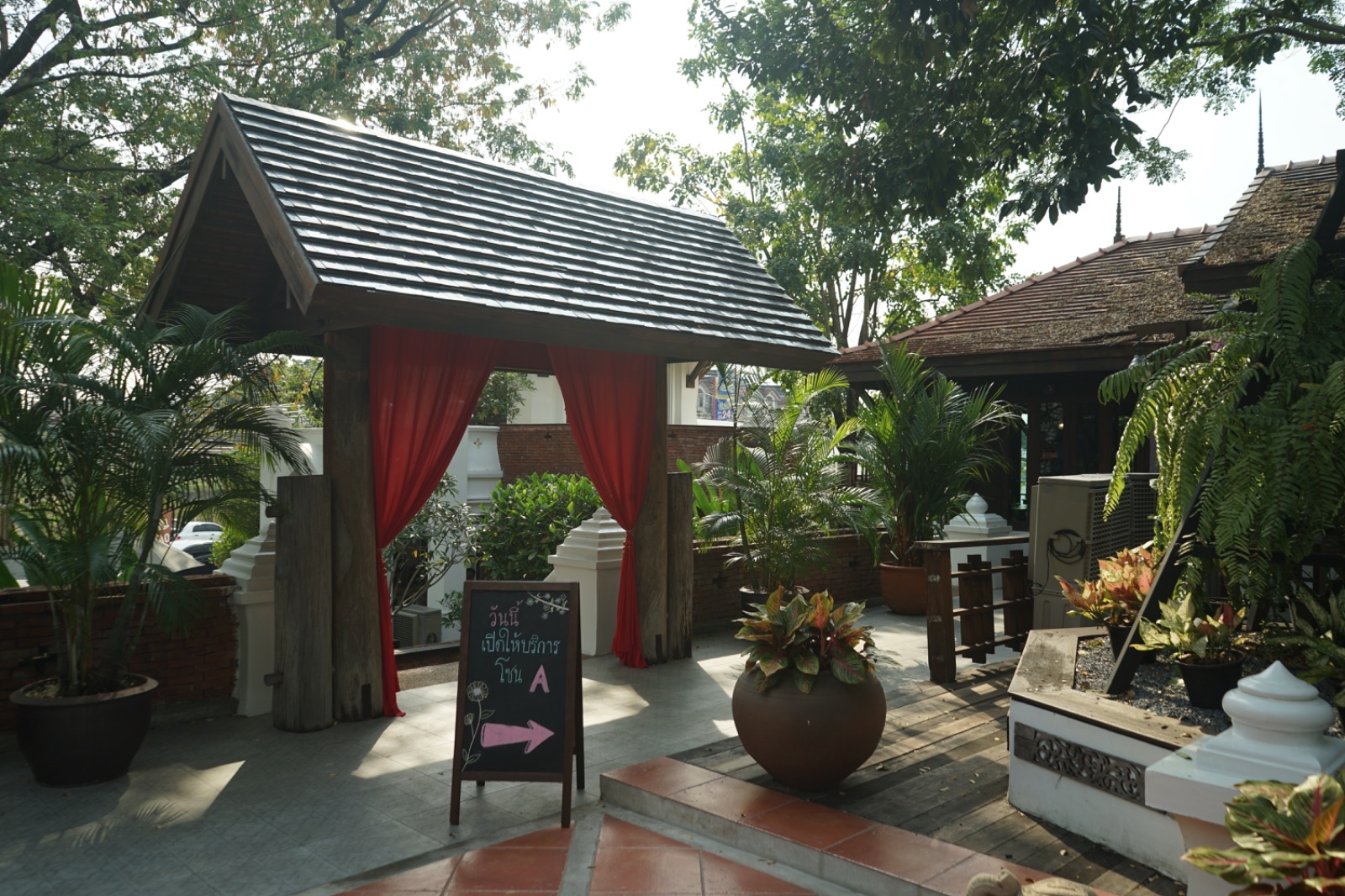 ร้านขนมจีนต้นก้ามปู - นวลจันทร์ ambiance image 4