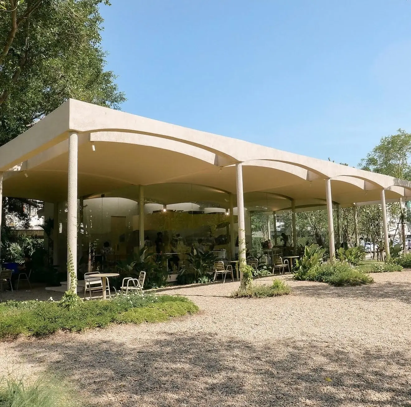 Little Stove & Little Stump ambiance image 3