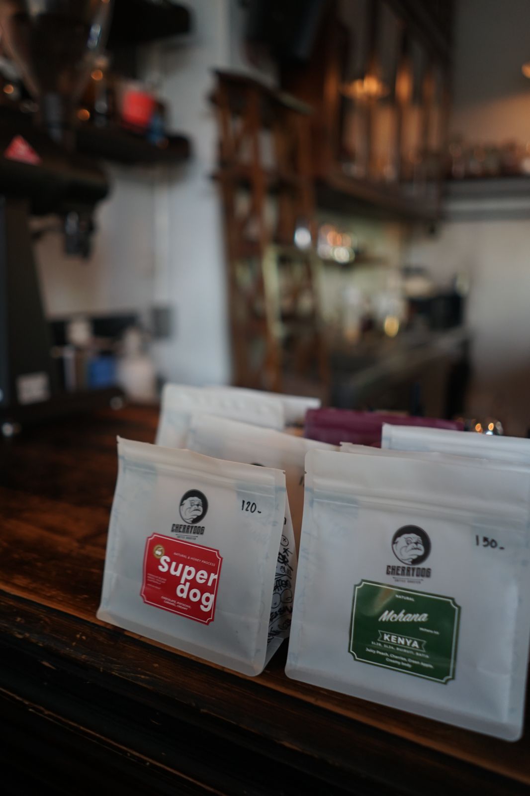 Cherrydog Coffee Roaster ambiance image 11