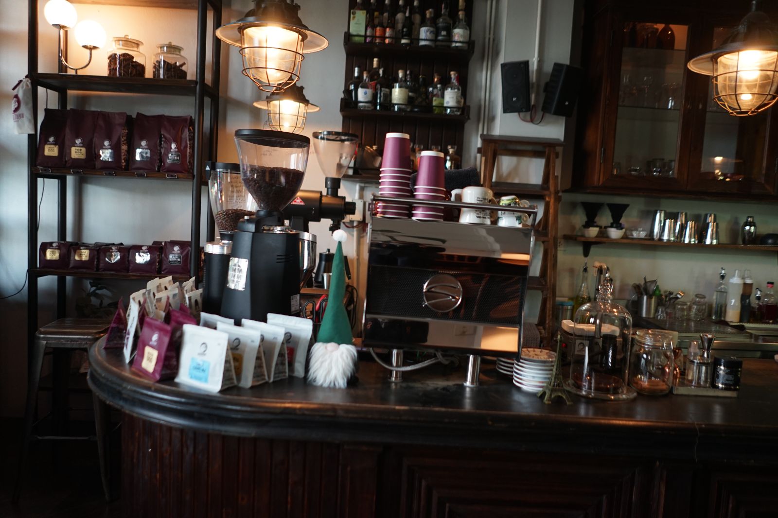 Cherrydog Coffee Roaster ambiance image 6