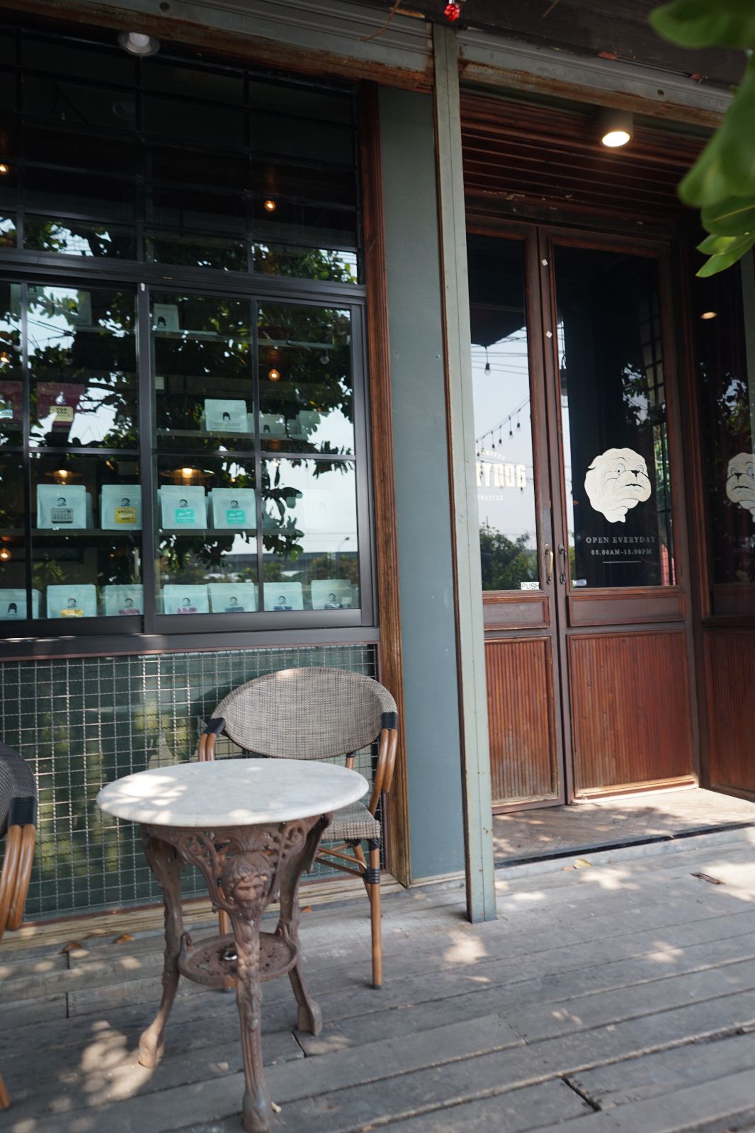 Cherrydog Coffee Roaster ambiance image 12