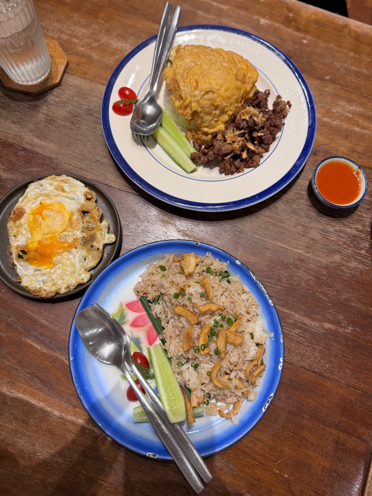 Mitt Restaurant & Space Ari food image 4