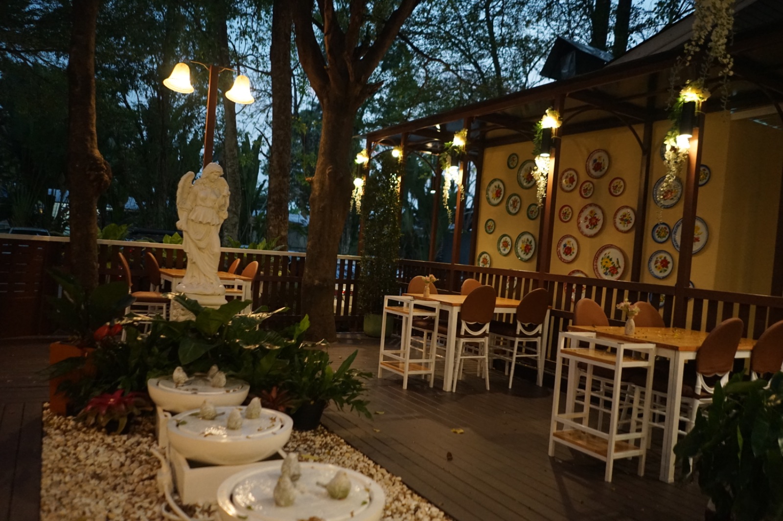 ร้านอาหารในเหมือง@เลียบด่วน ambiance image 5