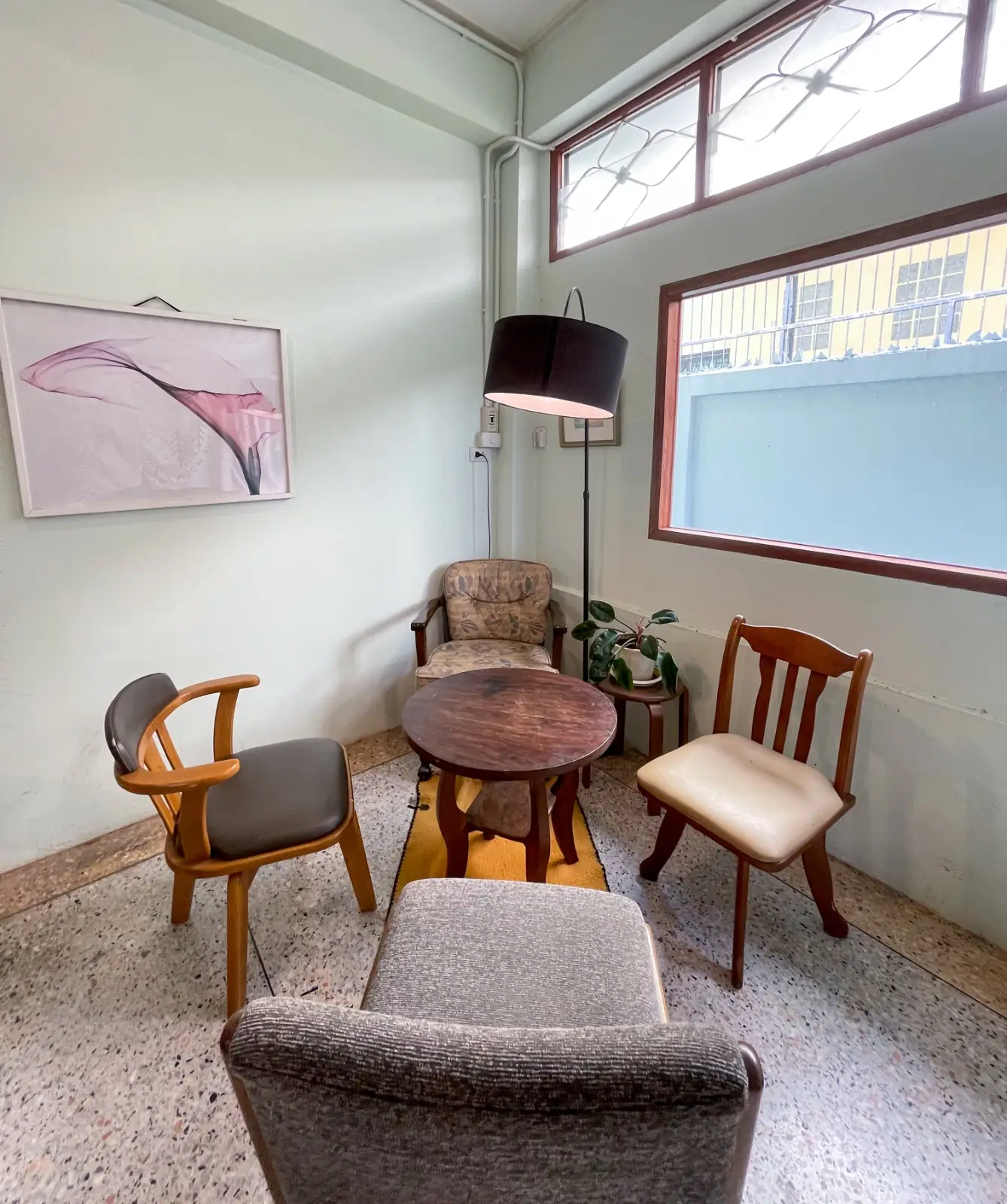 Sunshine Blend Home Cafe ambiance image 6