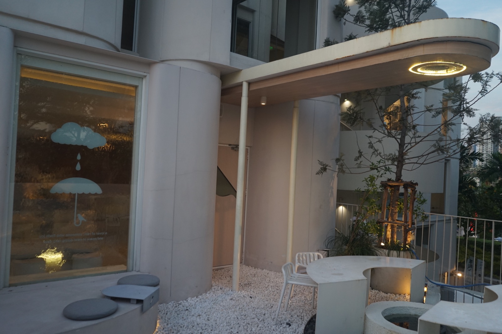 RAINFOREST hero image 4