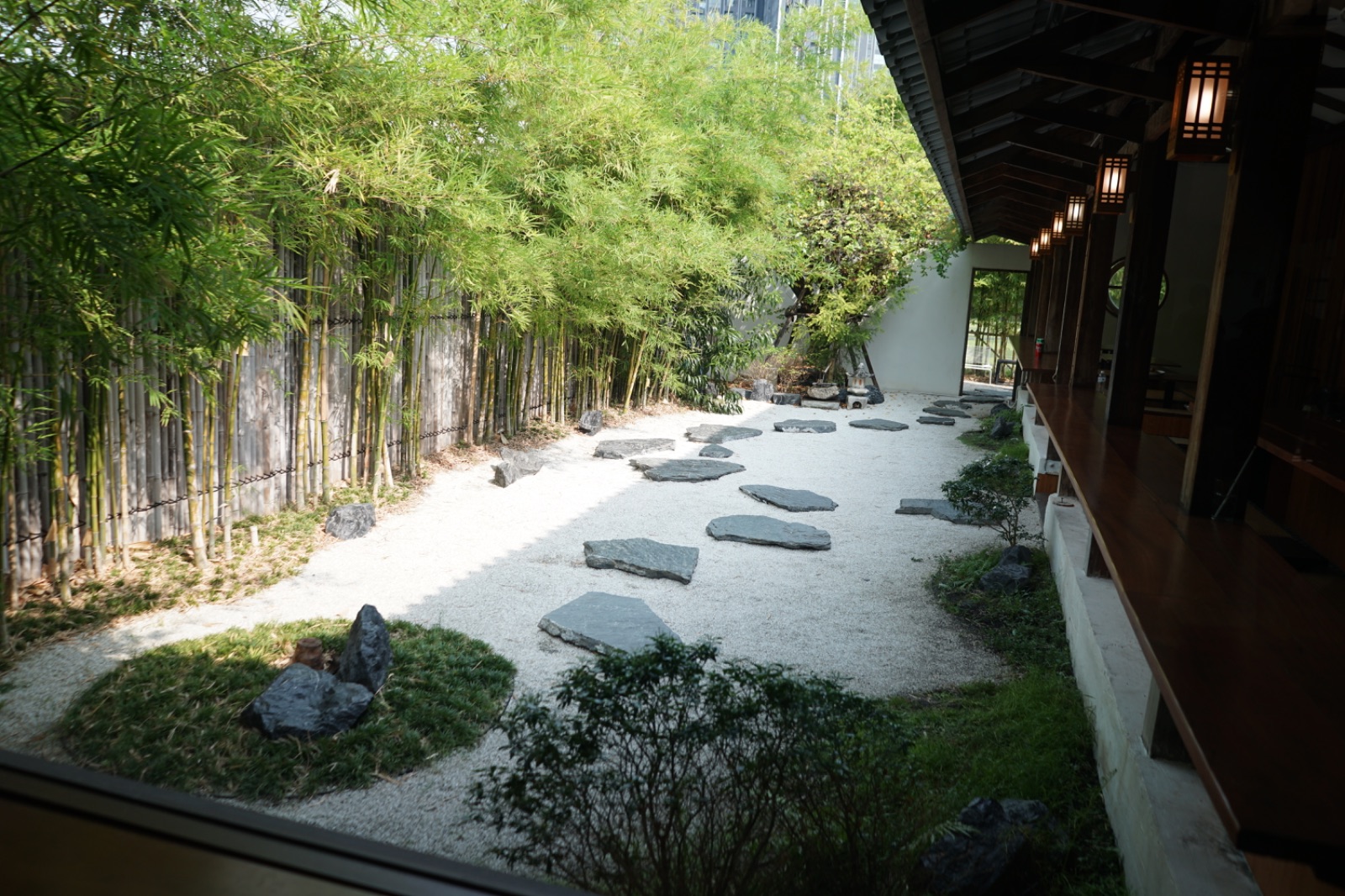 MADOKA SUMIBI IZAKAYA ambiance image 12