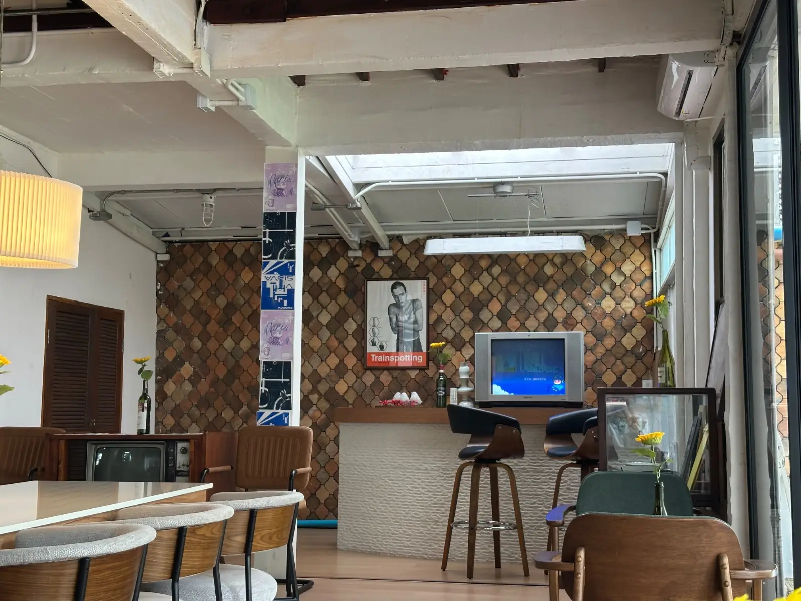 Onlo Cafe overall image 1
