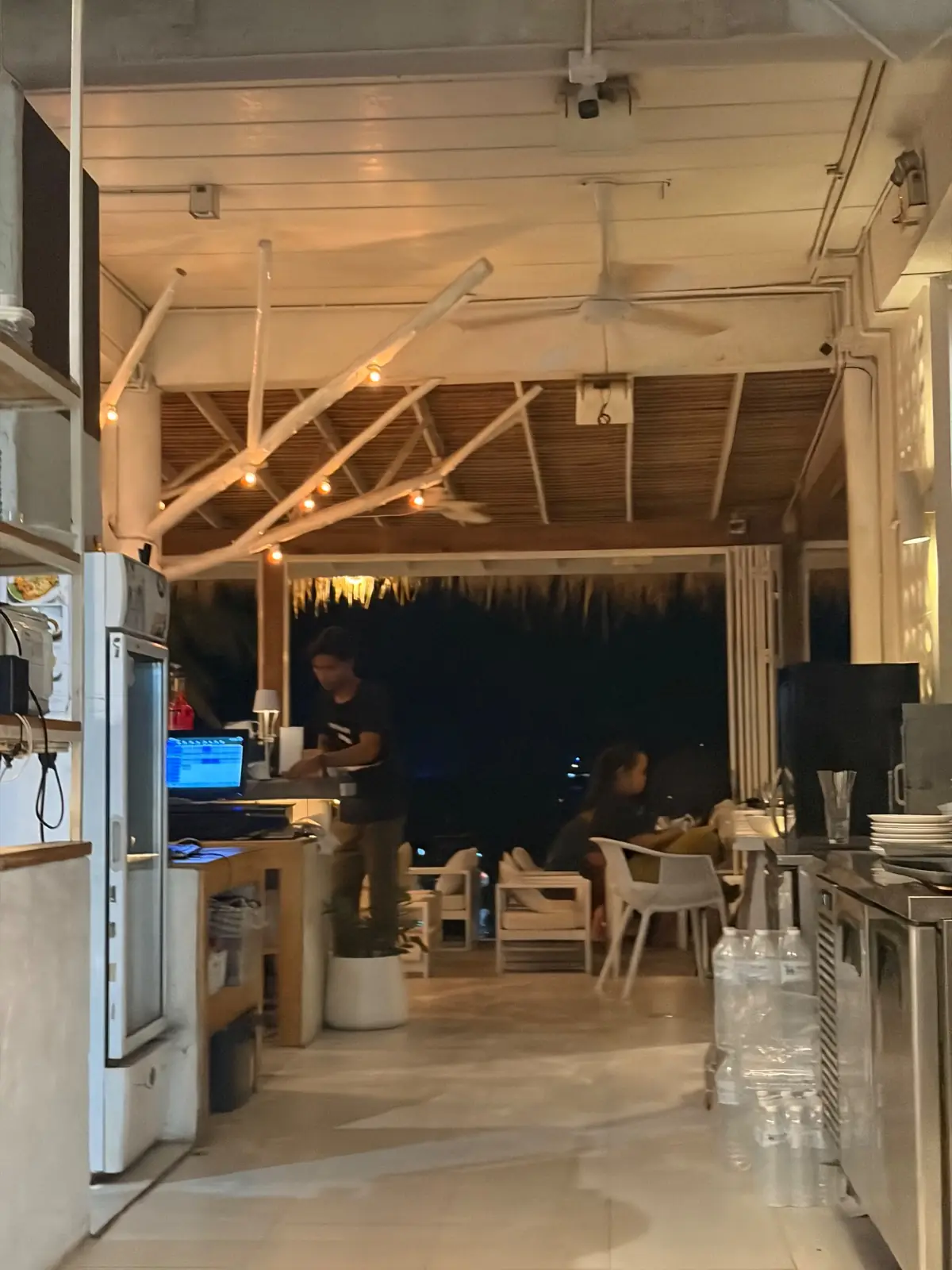 Whitening Restaurant overall image 2