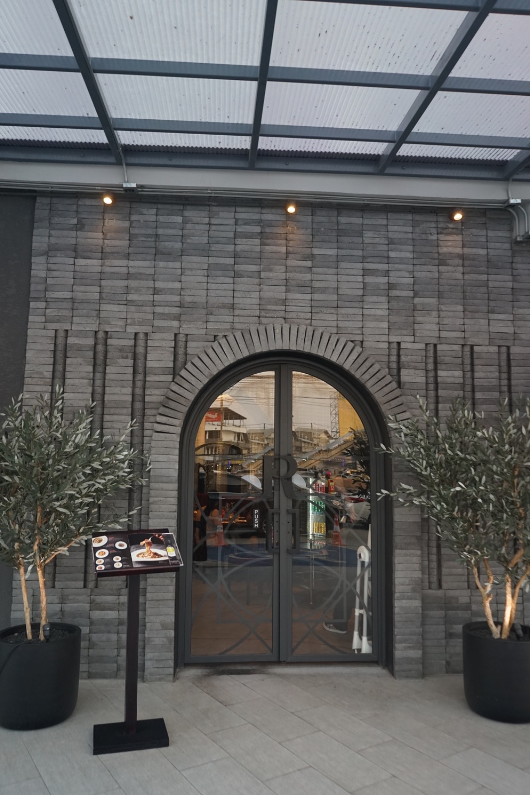 Ranee's ambiance image 10