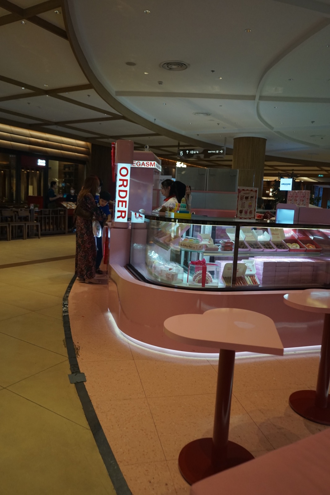 The rolling pinn - Dusit Central park hero image 3