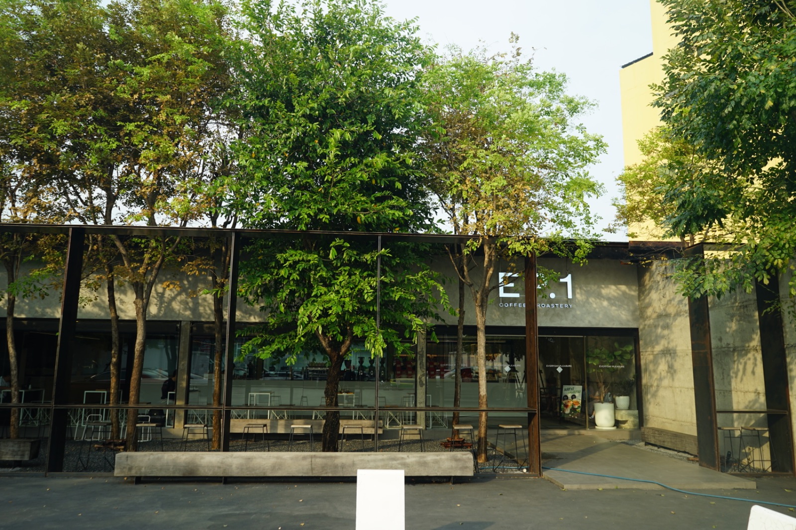 EP.1 COFFEE & ROASTERY ambiance image 11