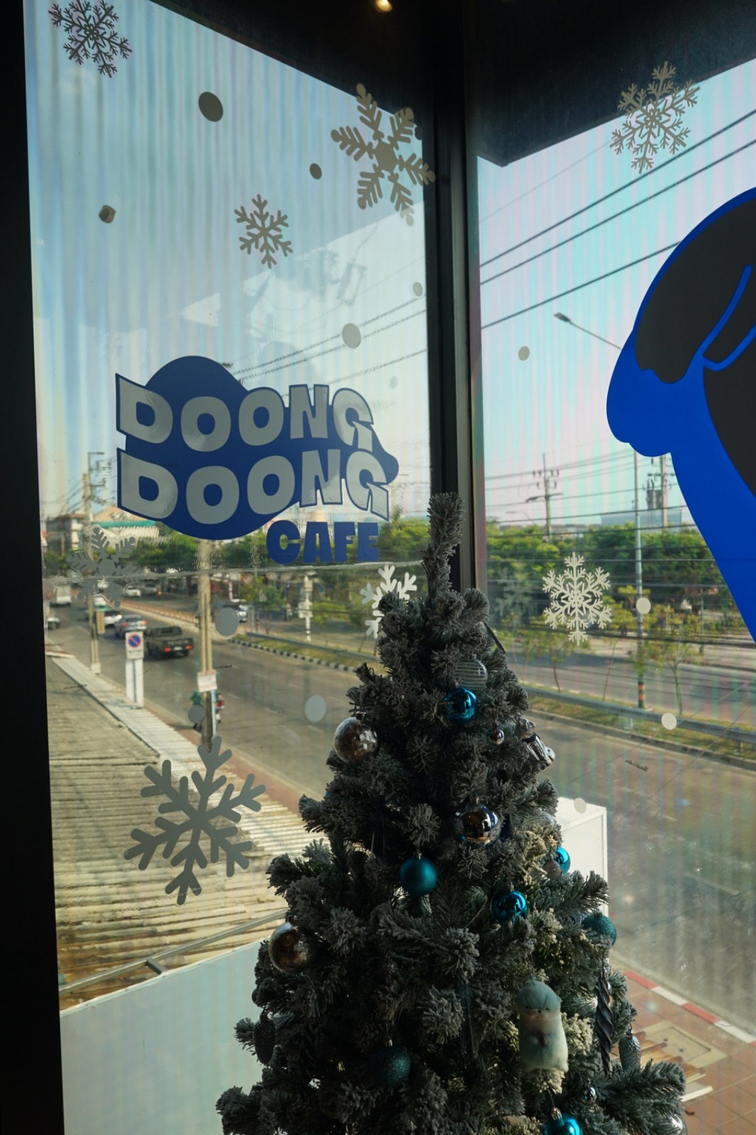 DoongDoong Cafe ambiance image 2