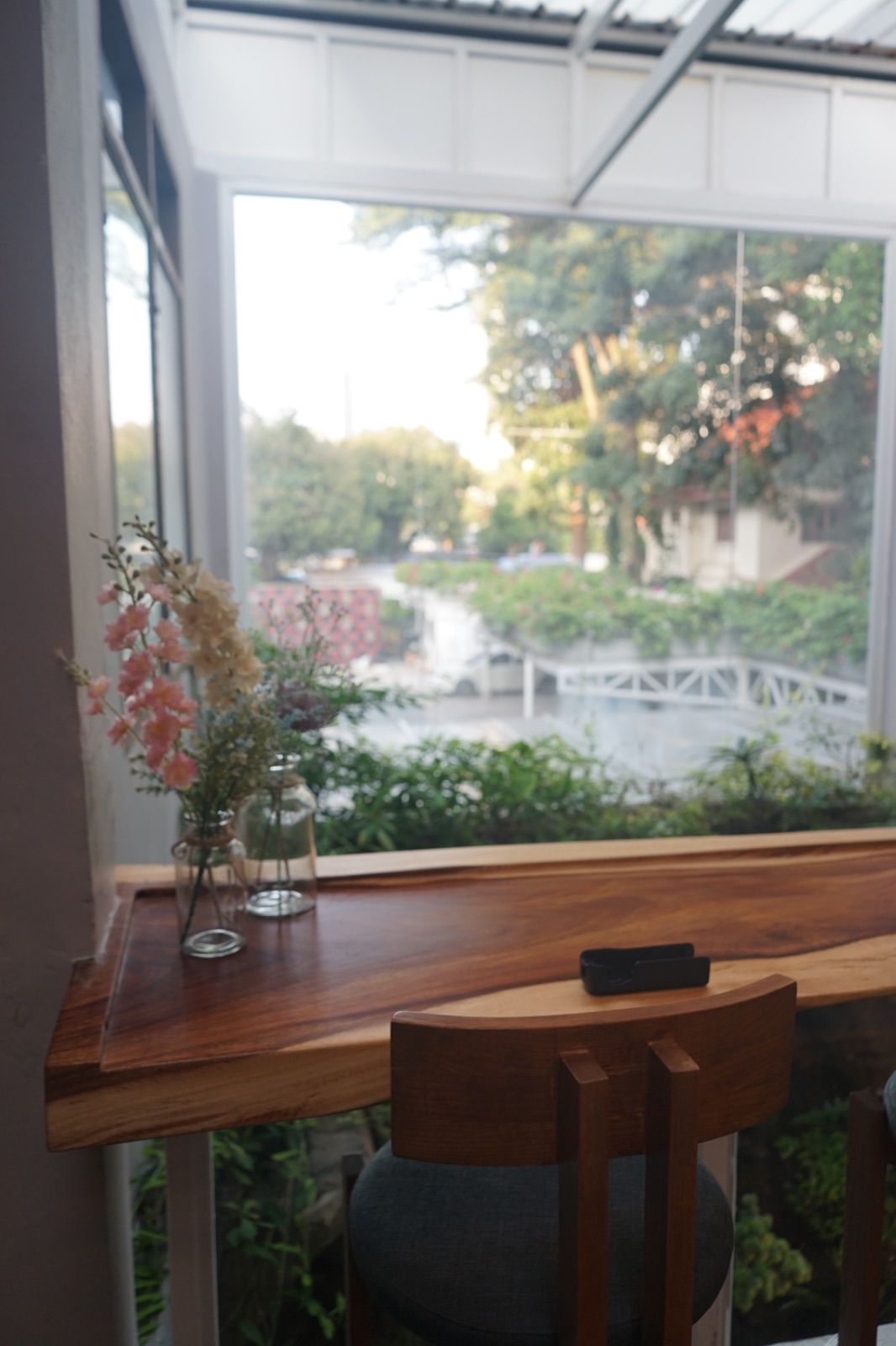 The Old School เจริญนคร ambiance image 4