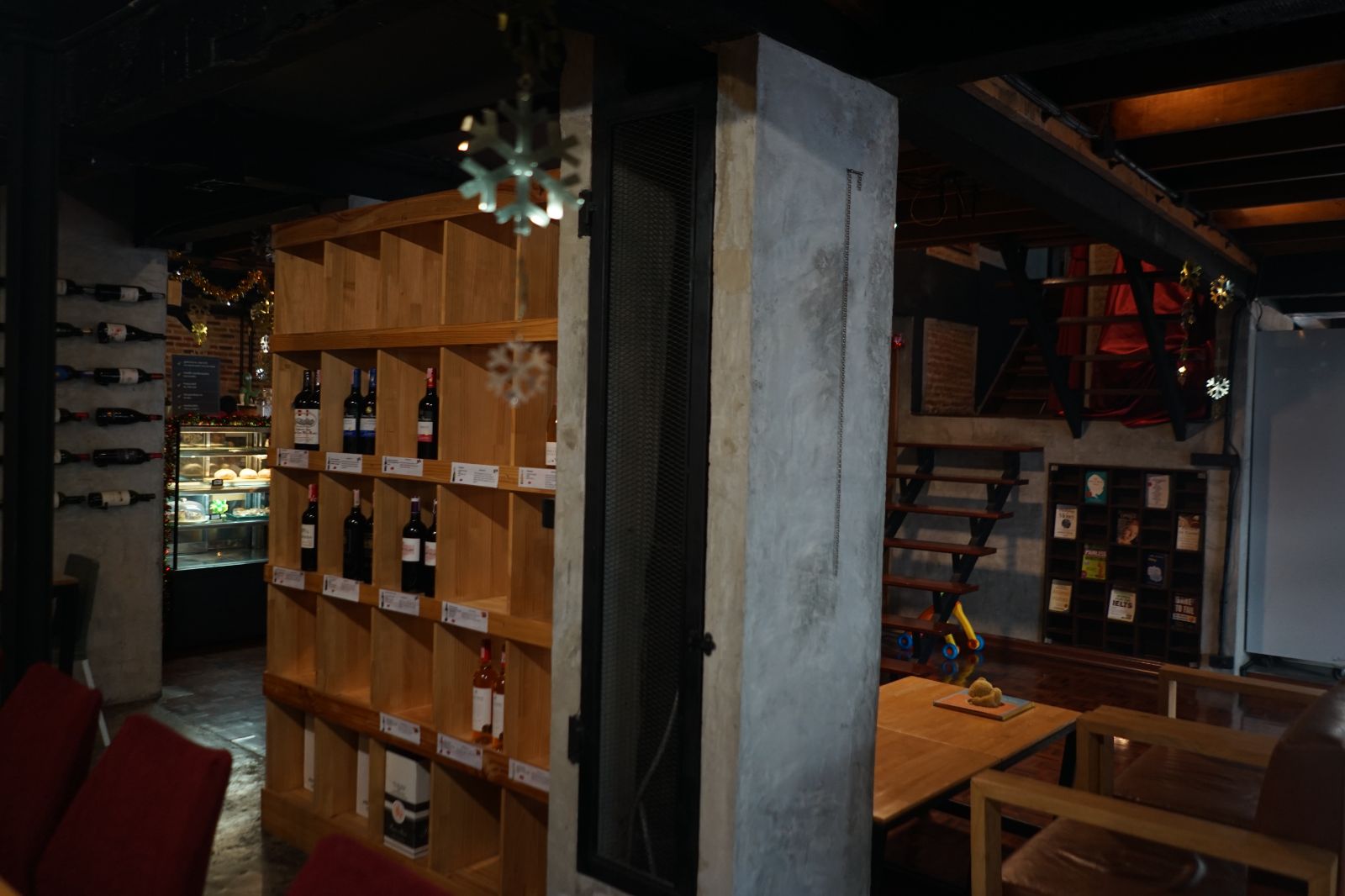 Fusion Cafe John ambiance image 2