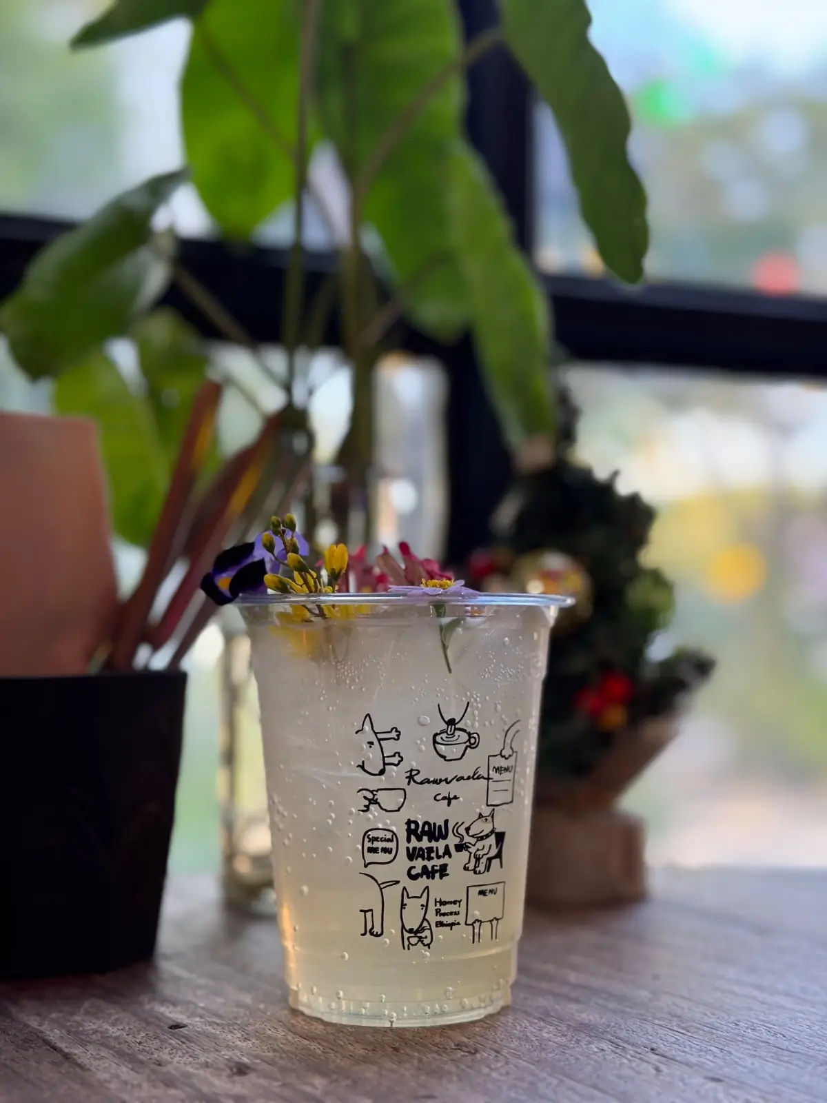 Rawvaela Cafe food image 2