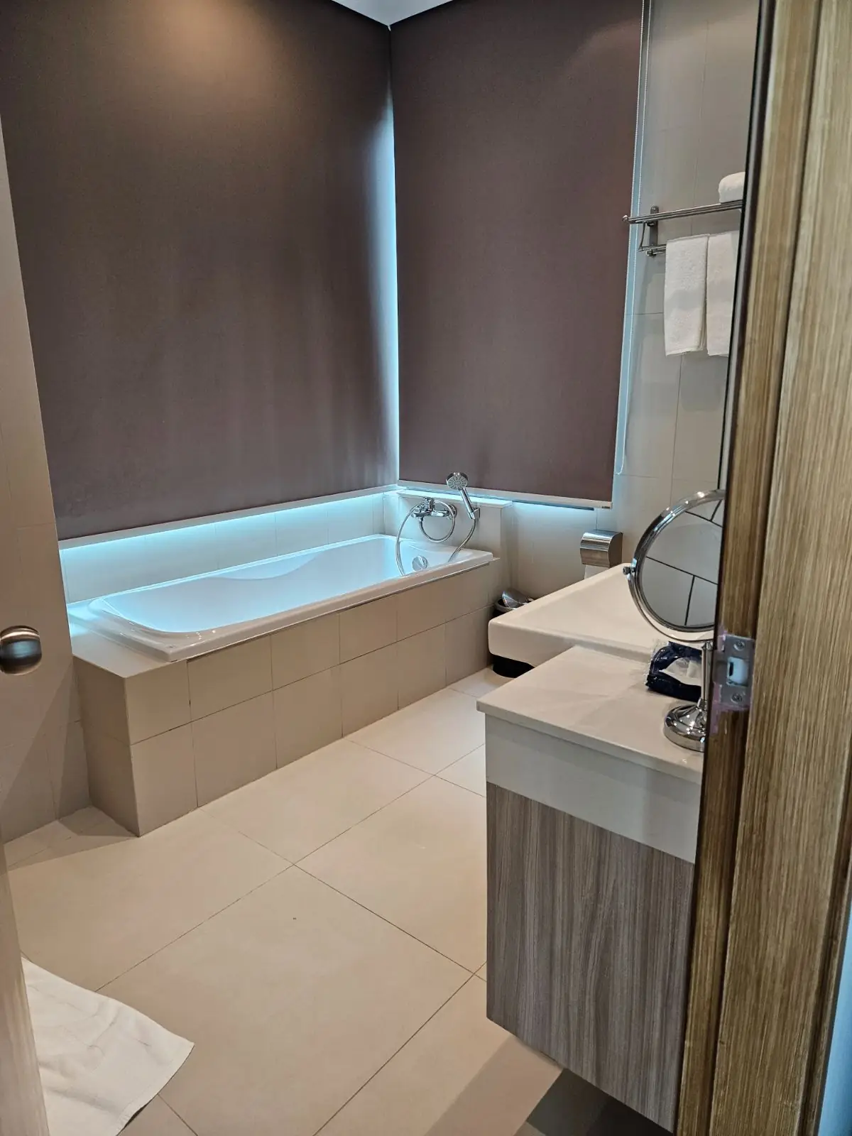 Oakwood Hotel & Residence Sriracha rooms image 1