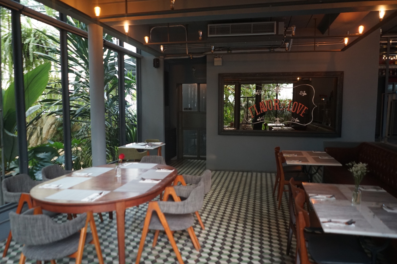 Humming Birds ambiance image 2