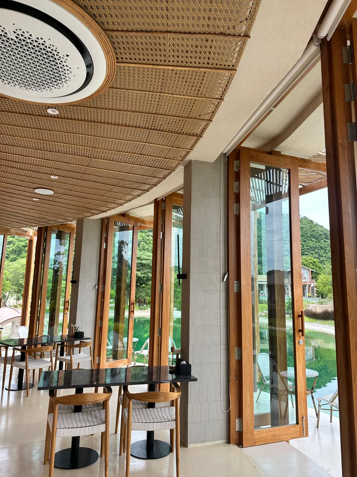 RUUK Café & Restaurant overall image 4
