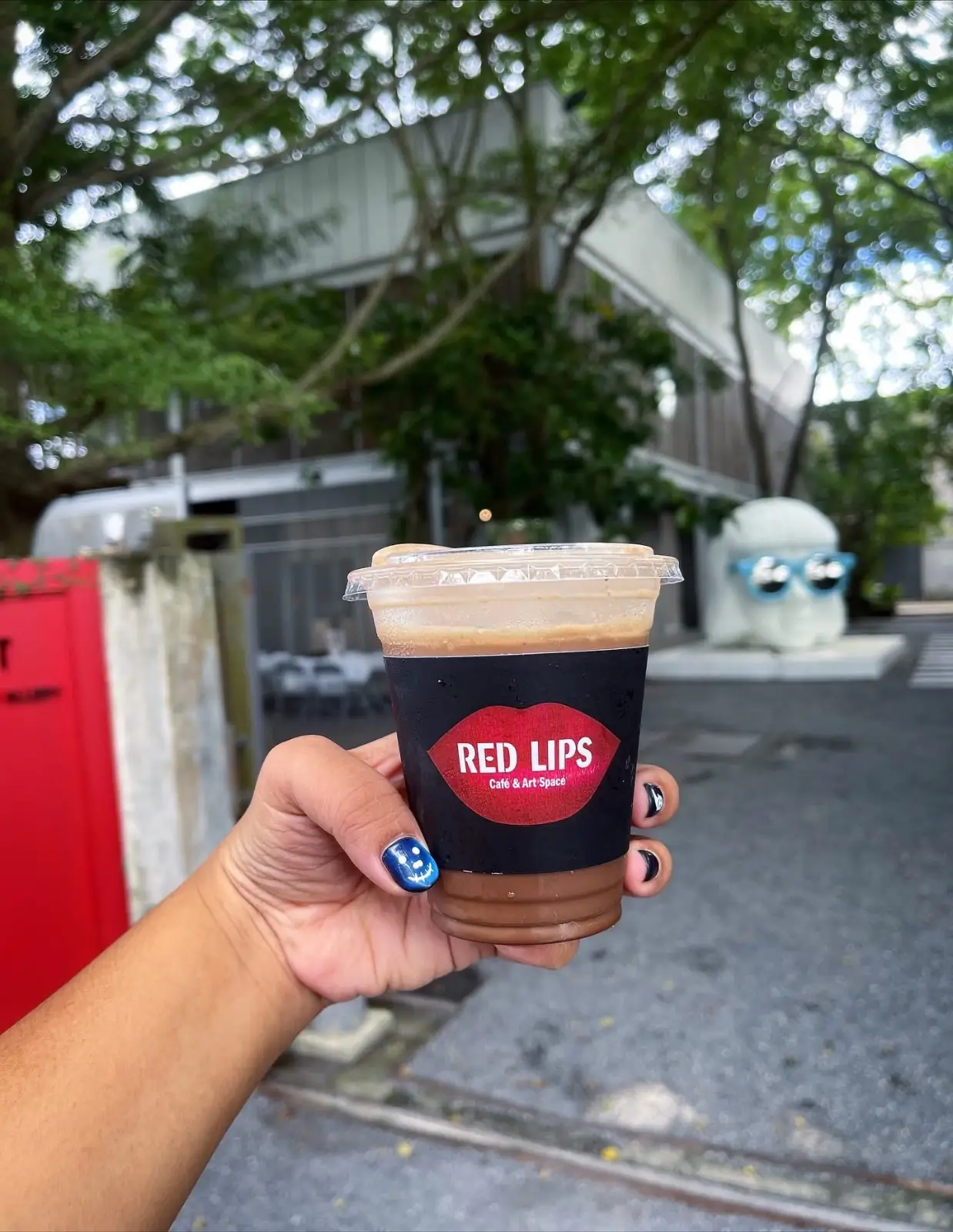 RED LIPS Cafe’ & Art Space overall image 1