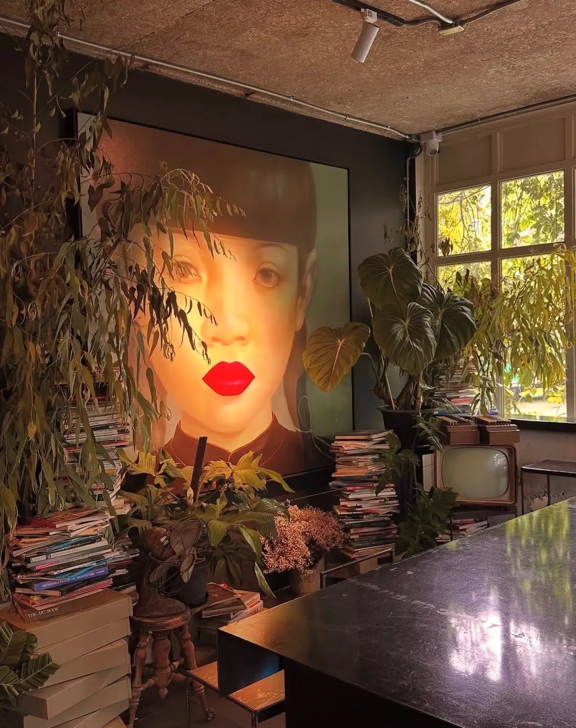Red Lips Cafe & Art Space overall image 4