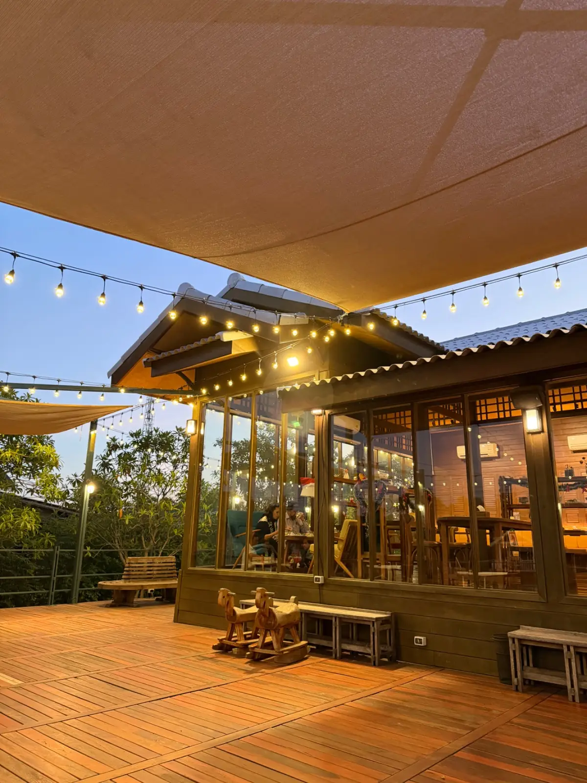 สัจจะ SATJA Eatery & Cafe overall image 1