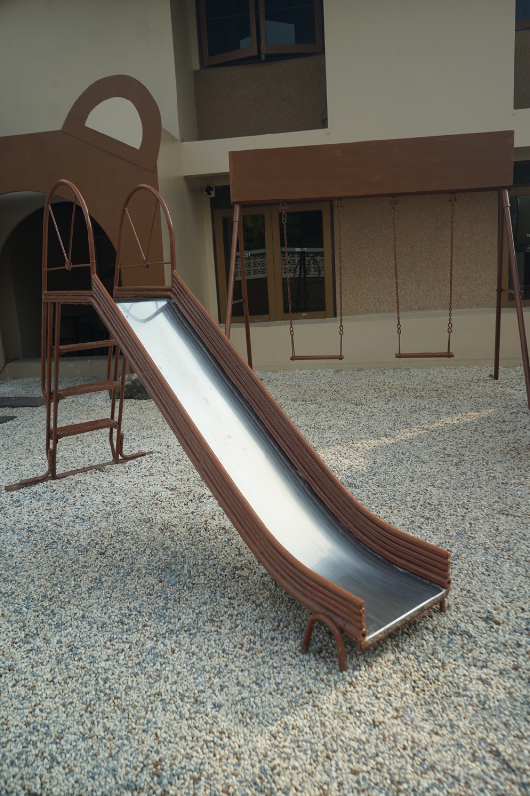 TRUST ambiance image 13