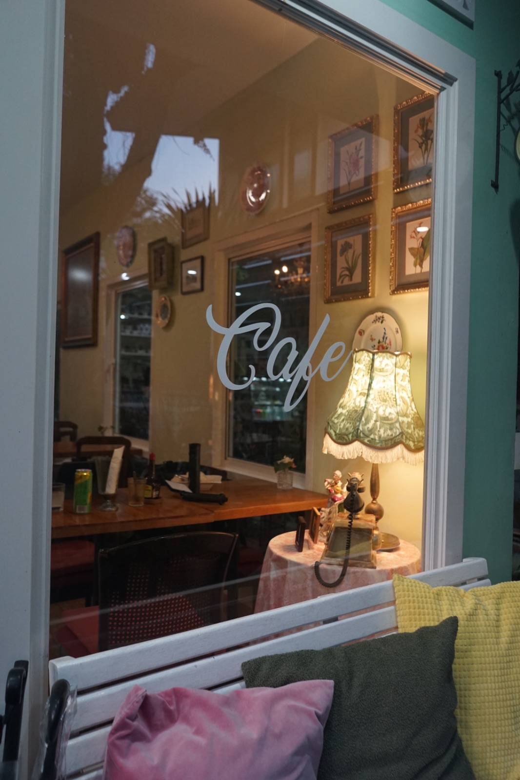 Apfel Cafe overall image 6