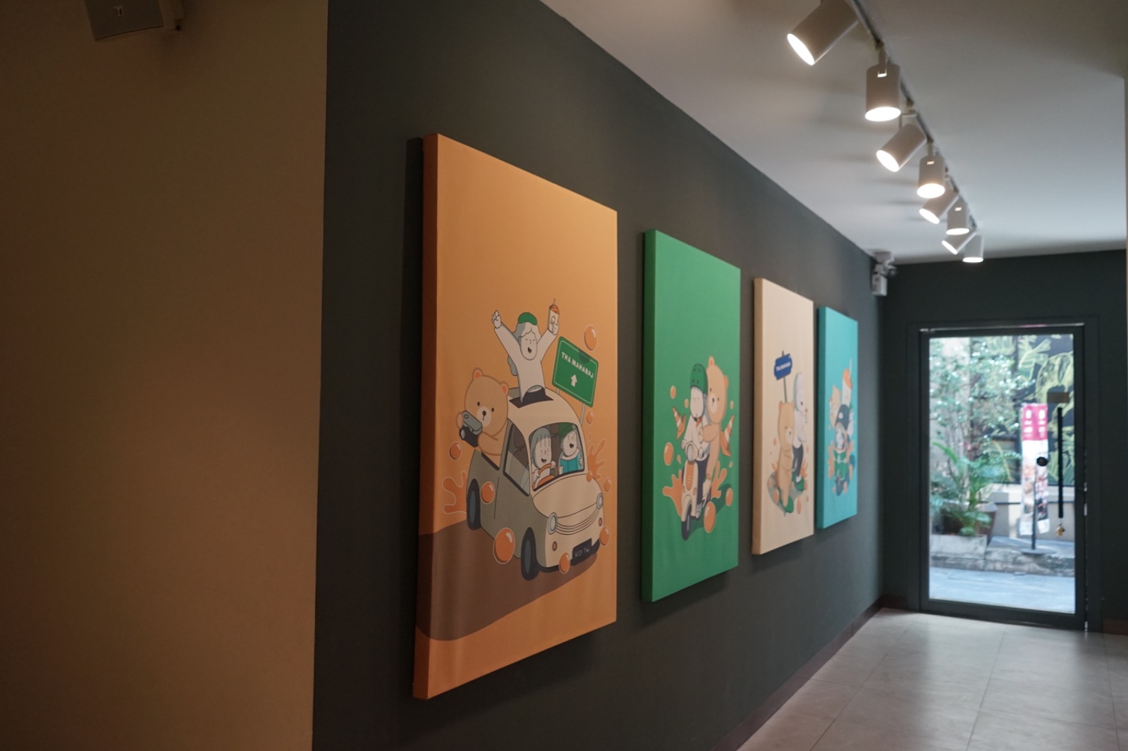 KOI Thé - Tha Maharaj ambiance image 1