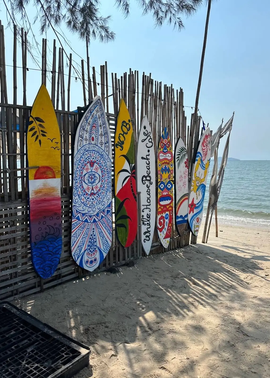 White House Beach Café & Restaurant ambiance image 2