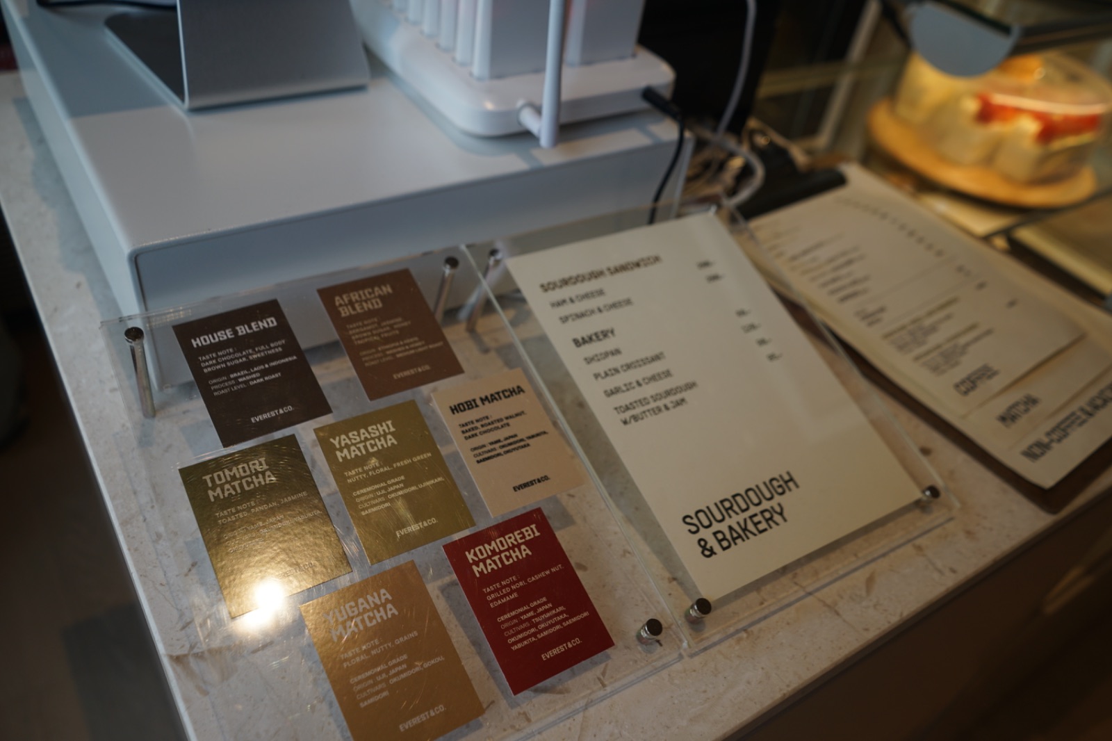 Everest & Co. - Gump's Ari menu image 1