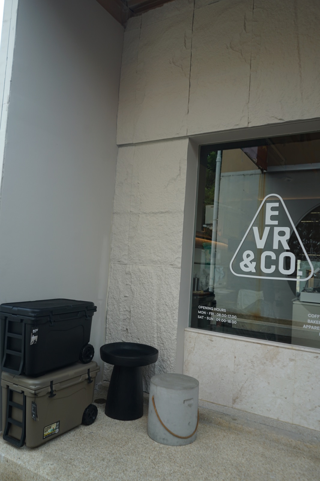 Everest & Co. - Gump's Ari hero image 3