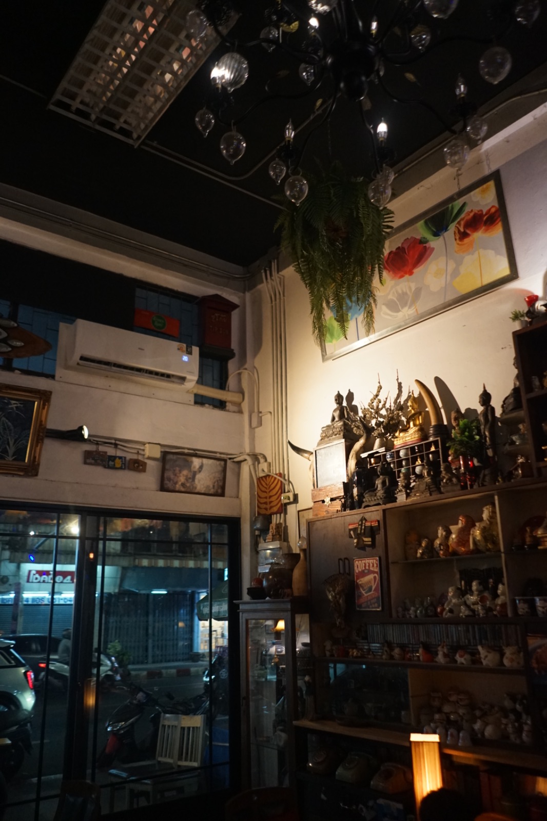 ร้านโรงน้ำตาล รอนาน3วัน2คืน ambiance image 8