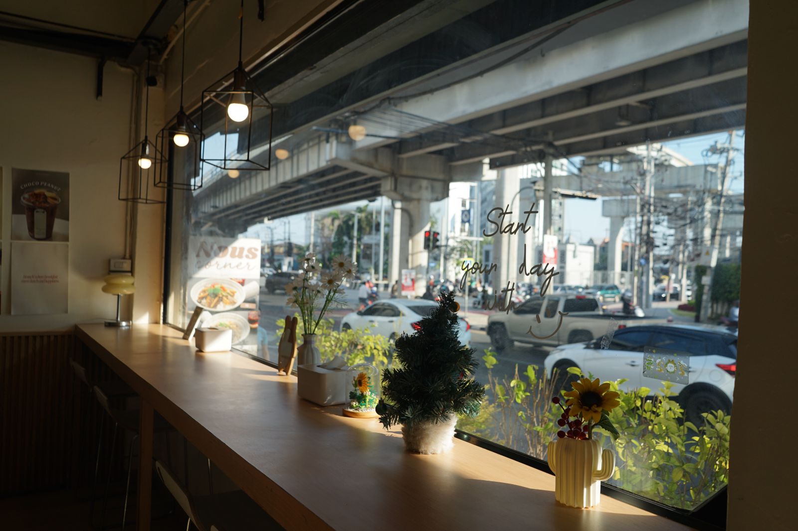 BE MOOD hero image 4