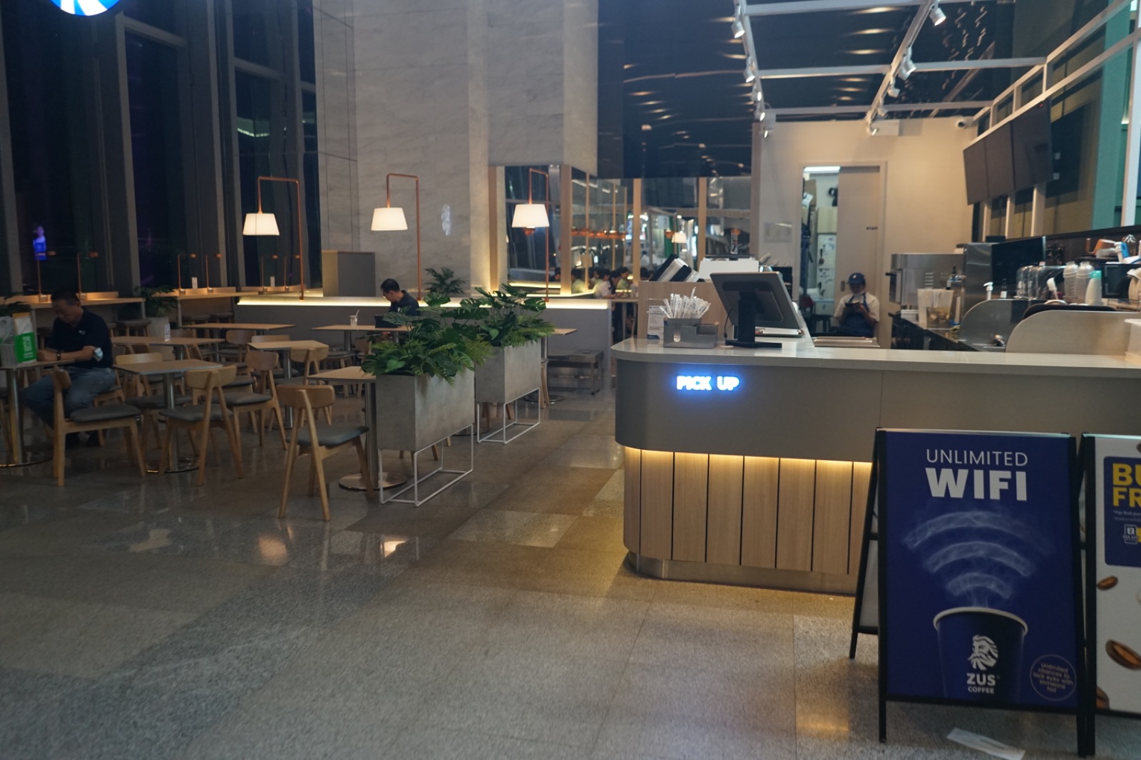 ZUS Coffee - Vanit Place Aree / ซุส คอฟฟี่ - วานิช เพลส อารีย์ hero image 2