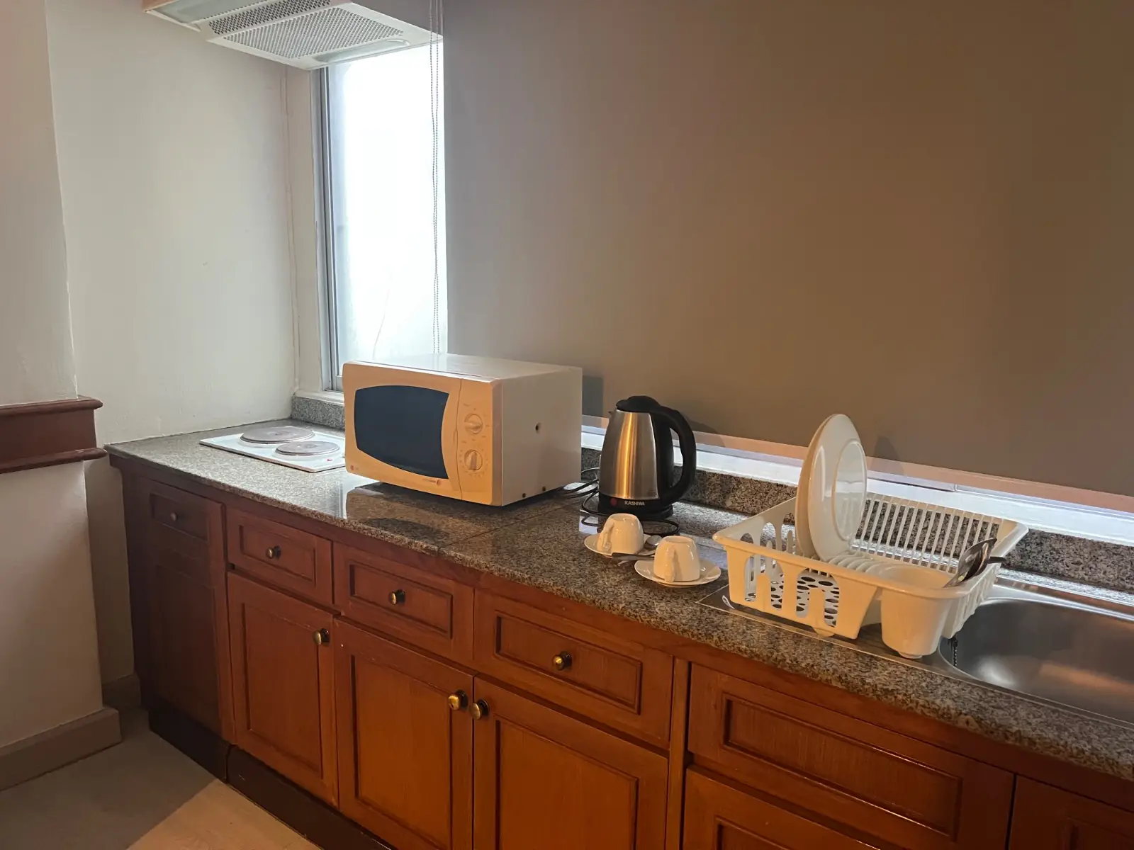 The Kaze 34 Hotel and Serviced Residence rooms image 2