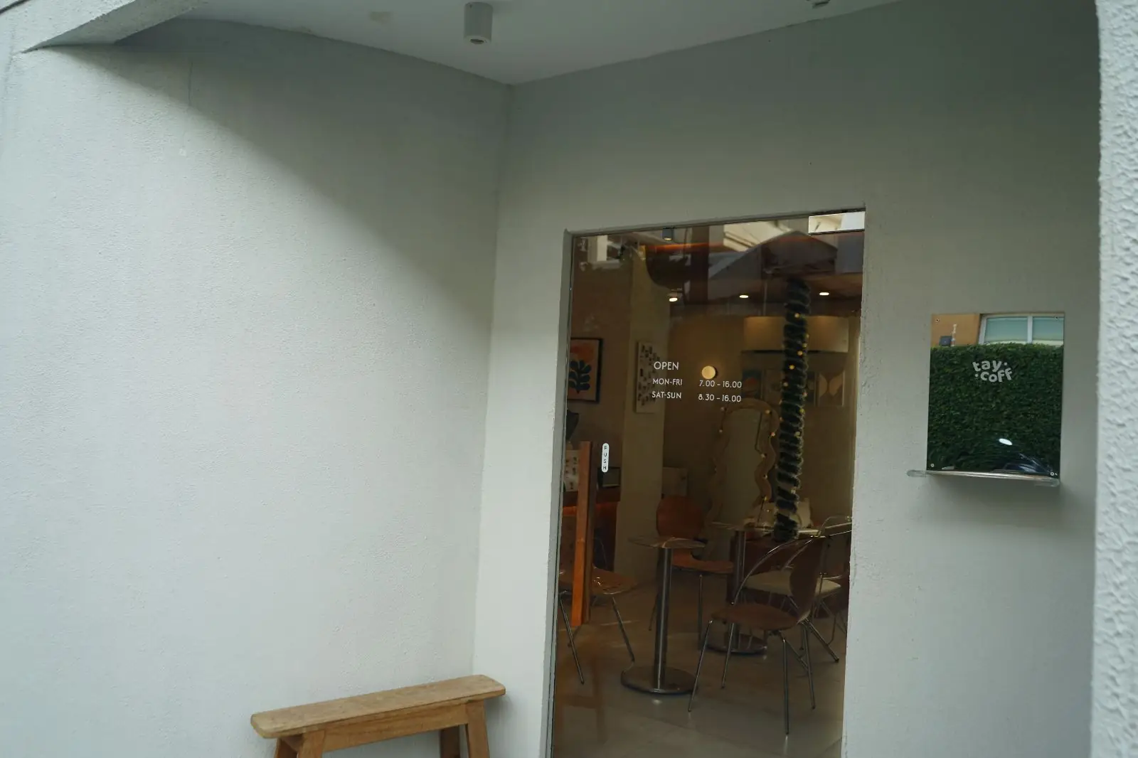 Taycoff Coffeehouse ambiance image 10